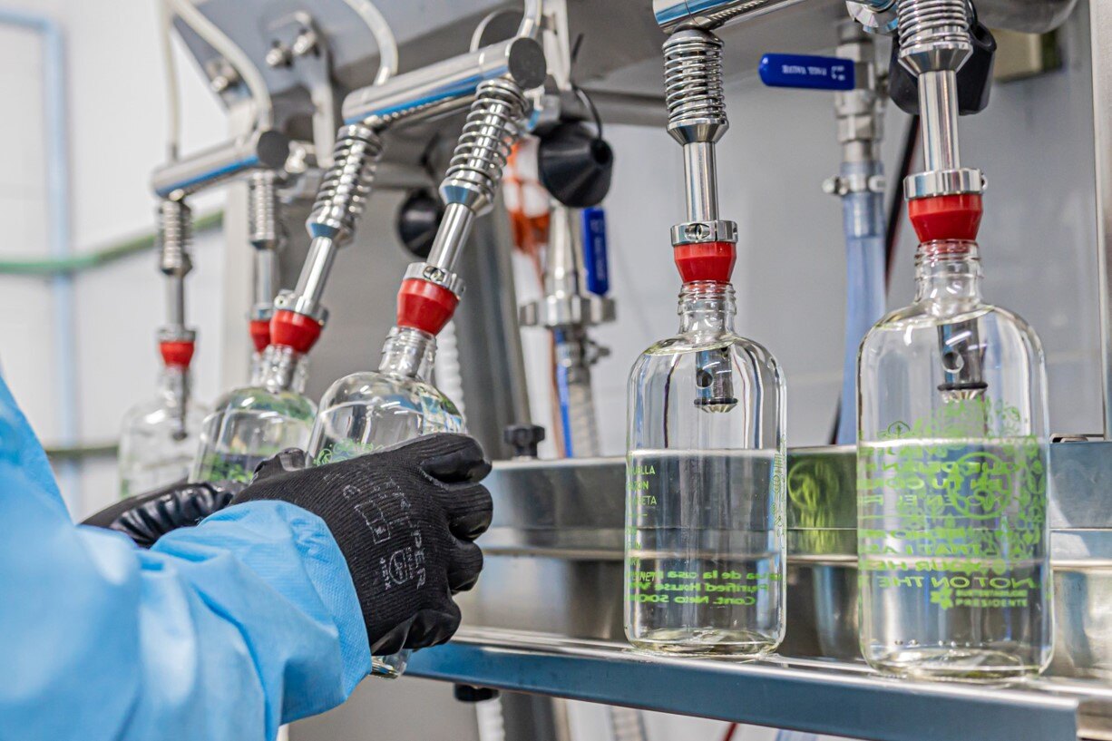 Desarrollo sustentable para desinfección de botellas
